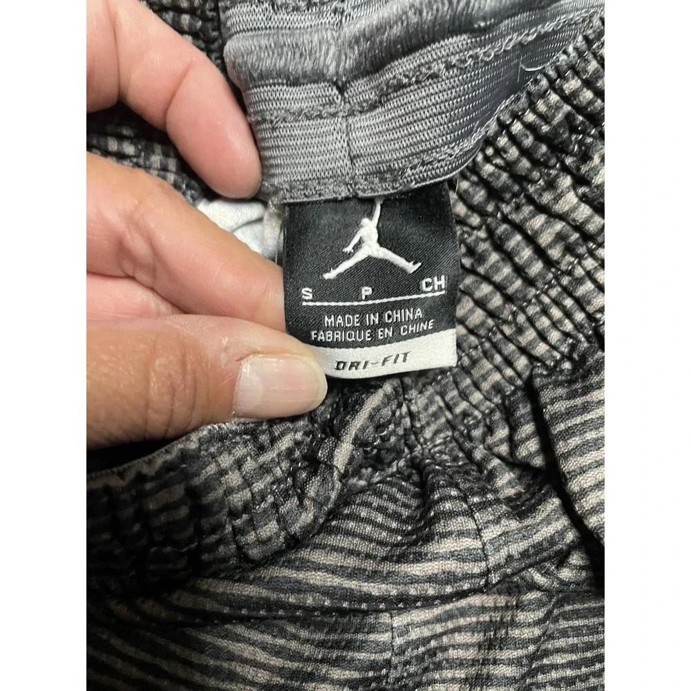 Boys Nike / Jordan Basketball Shorts Size S Medium 23